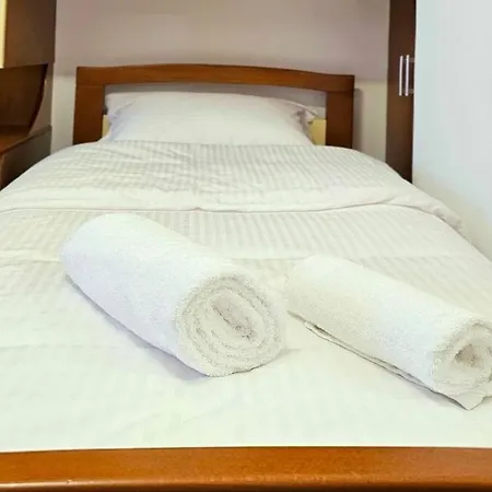 Bazaar's Eye Free Parking Spacious Tarrace Apartman Tirana